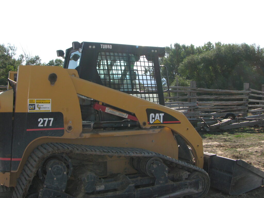 Caterpillar 277 compact track loader