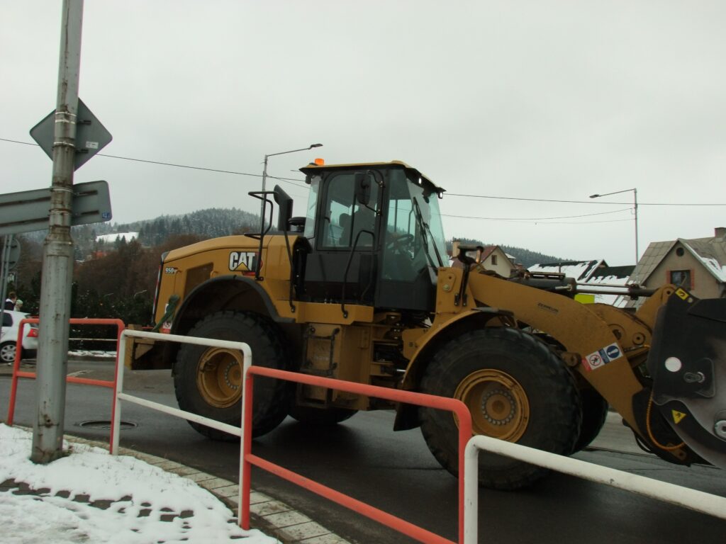 Caterpillar 950 GC wheel loader with general-purpose bucket