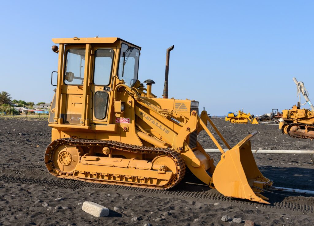 Caterpillar crawler loader with steel tracks
