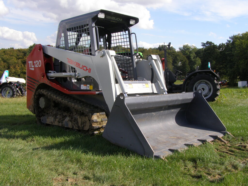 Takeuchi compact track loader with bucket